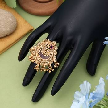 pink alloy ring with matte finish stone work 2