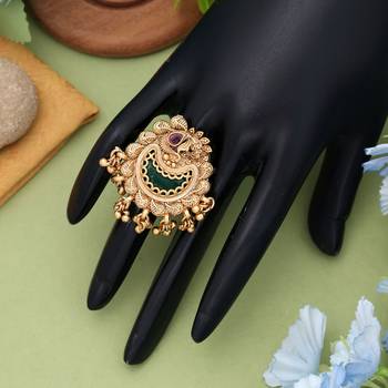 green alloy ring with gold matte glass design 2