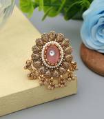 pink alloy ring with glass stone design