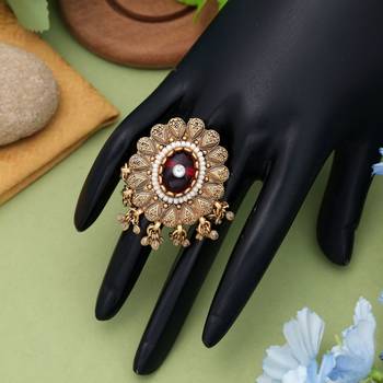 red alloy ring with glass stone design 2
