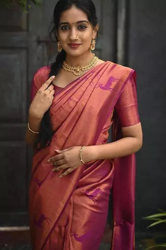 Red art silk kanchipuram saree with zari work