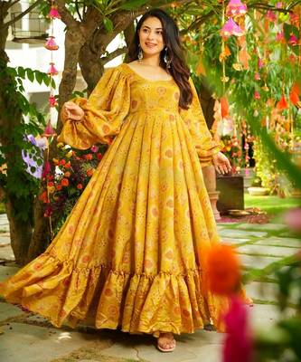 Mustard color trendy and stylish gown for looks 3