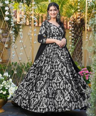 Black color trendy and stylish gown for looks 3