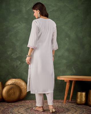 Off white color beautiful looking rich party kurta set 2