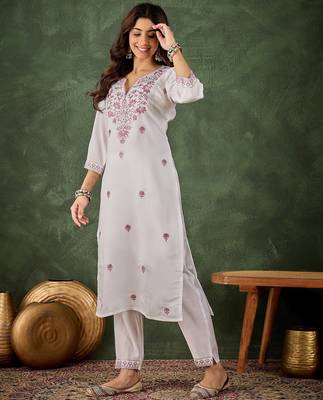 Off white color beautiful looking rich party kurta set 4