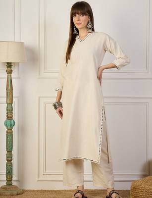 Off white color beautiful looking rich party kurta set 2