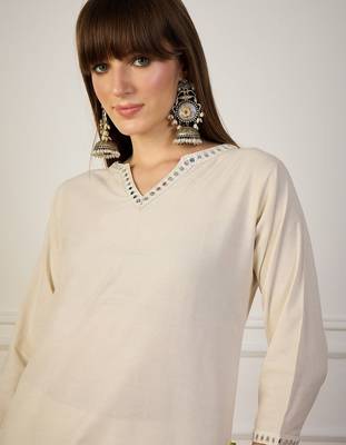 Off white color beautiful looking rich party kurta set 3