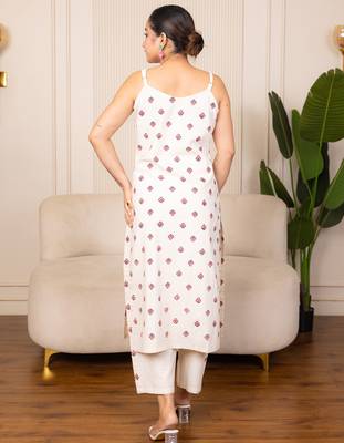 Off white color beautiful looking rich party kurta set 2