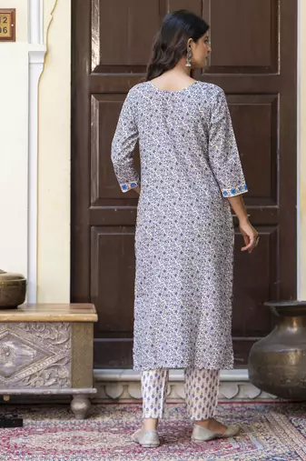 Blue color beautiful floral printed cotton blended foral rich suit