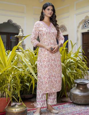 Peach color beautiful floral printed cotton blended foral rich suit 4