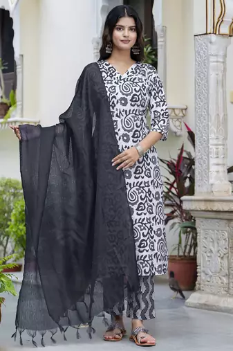 Black color cotton blended designer floral printed ethnic partywear suit