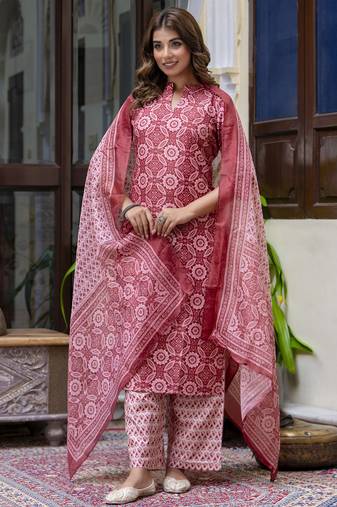 Gajri color cotton blended designer floral printed ethnic partywear suit