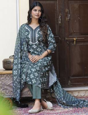 Green color cotton blended floral printed partywear suit 3
