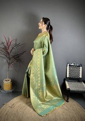 Pista green banarasi soft silk checked body with floral motifs south pattu saree 2