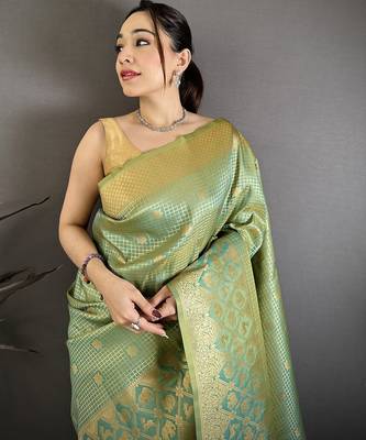 Pista green banarasi soft silk checked body with floral motifs south pattu saree 3