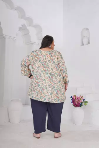 Off white color beautiful plus size kurta for looks