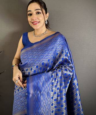 Royal blue soft silk geometric woven design zari weaving banarasi saree 3