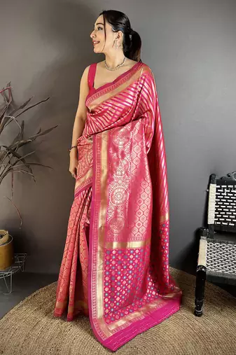 Magenta soft silk geometric pattern zari weaving banarasi saree