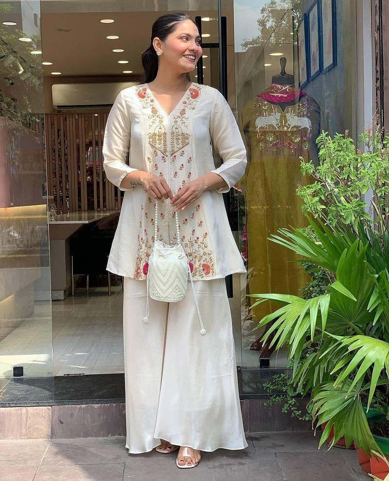 Cream color stylish trendy looking designer kurta set for stylish looks