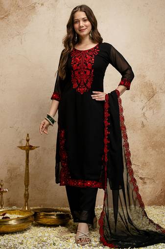 Black color stylish trendy looking designer kurta set for stylish looks
