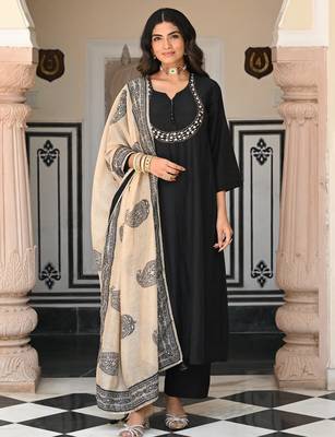 Black color stylish trendy looking designer kurta set for stylish looks 1