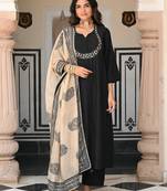 Black color stylish trendy looking designer kurta set for stylish looks