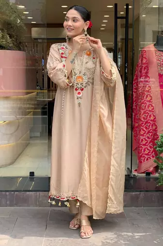 Chiku color stylish trendy looking kurta set for stylish looks