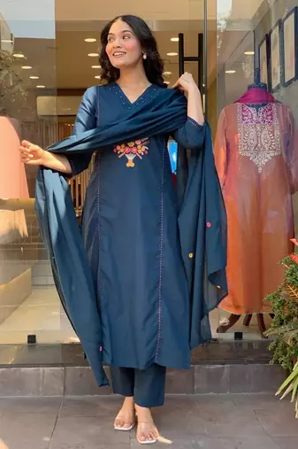 Blue color stylish trendy looking kurta set for stylish looks
