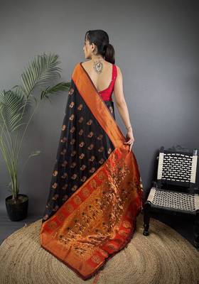 Black soft silk nath meenakari zari work paithani saree 4