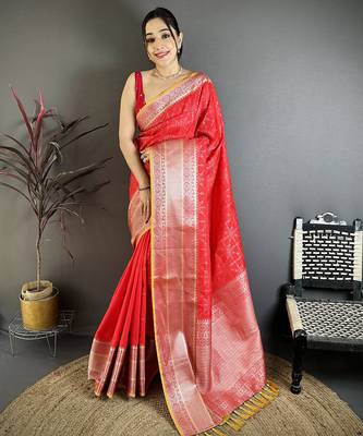 Red banarasi silk checked pattern kanjivaram sarees 1