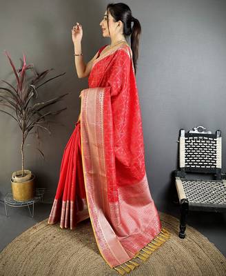 Red banarasi silk checked pattern kanjivaram sarees 2