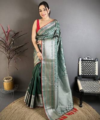 Green banarasi silk zari woven ethnic motifs kanjivaram sarees 1