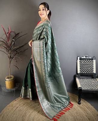 Green banarasi silk zari woven ethnic motifs kanjivaram sarees 2