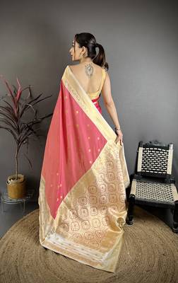 Pink soft silk small floral zari butti gold zari weaving banarasi saree 4