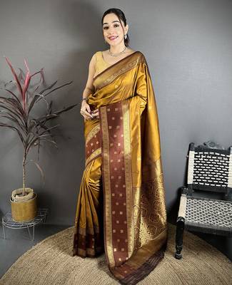 Golden bronze soft silk small floral zari butti gold zari weaving banarasi saree 1