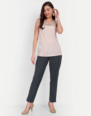 grey cotton women trousers with plain side cut design 4