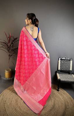 Magenta banarasi silk paisley butti kanjivaram sarees 4
