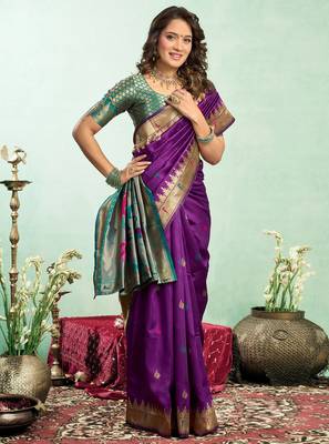 Purple silk blend peacock motifs weaving paithani saree 3