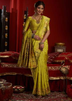 Lime green silk floral motifs woven work paithani saree 3