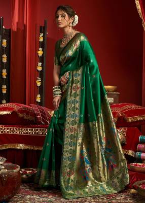 Green silk butti motifs woven work paithani saree 3