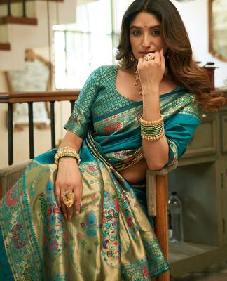 Teal silk peacock motifs woven work paithani saree 4
