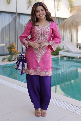 Baby pink embroidered viscose designer kurta set with batwa