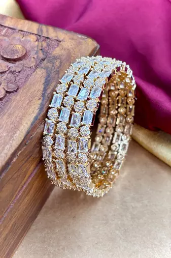 4pc gold ad stone bangles
