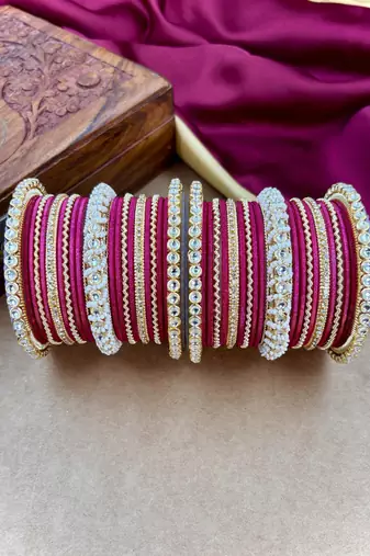 Ethnic pearl kundan set