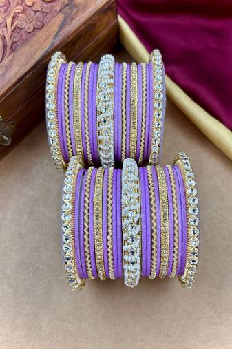 Ethnic pearl kundan set