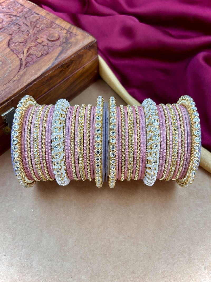 Ethnic pearl kundan set