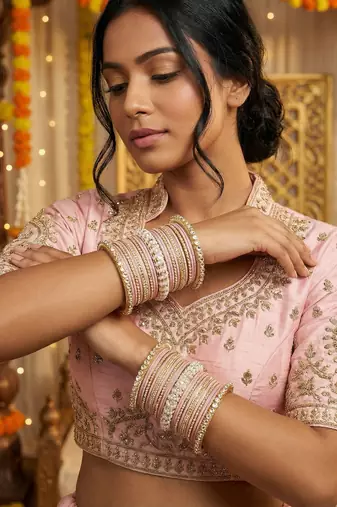 Ethnic pearl kundan set
