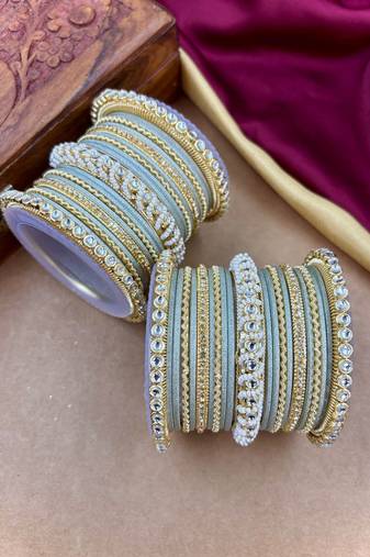 Ethnic pearl kundan set