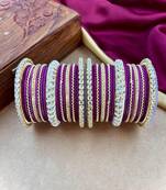 Ethnic pearl kundan set