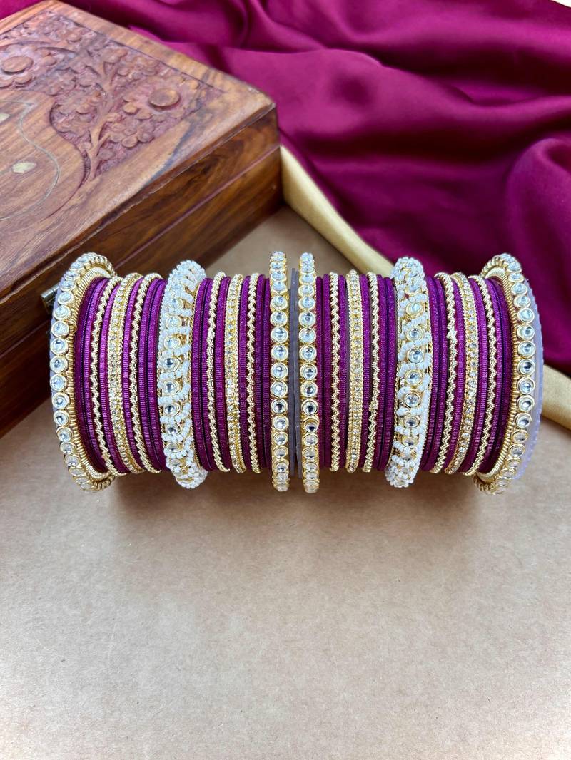 Ethnic pearl kundan set